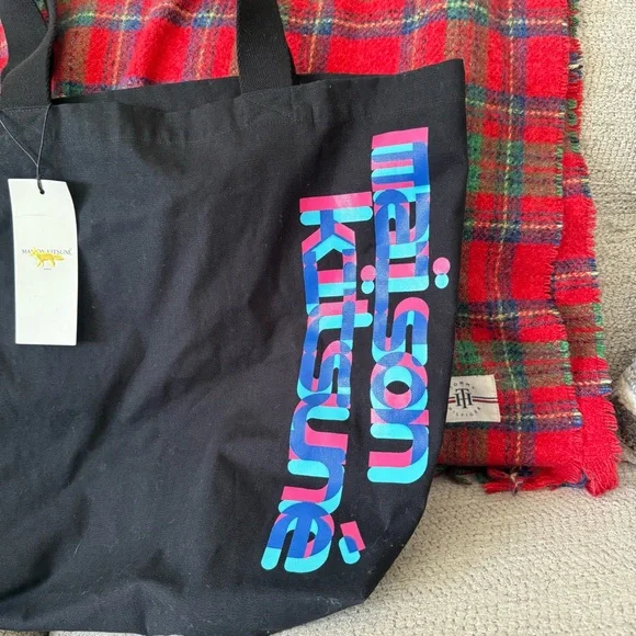 NWT Maison Kitsuné Black Canvas Logo Tote Bag - Picture 4 of 8